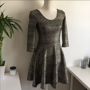 FINAL SALE‼️ Cute gold & black sparkly dress